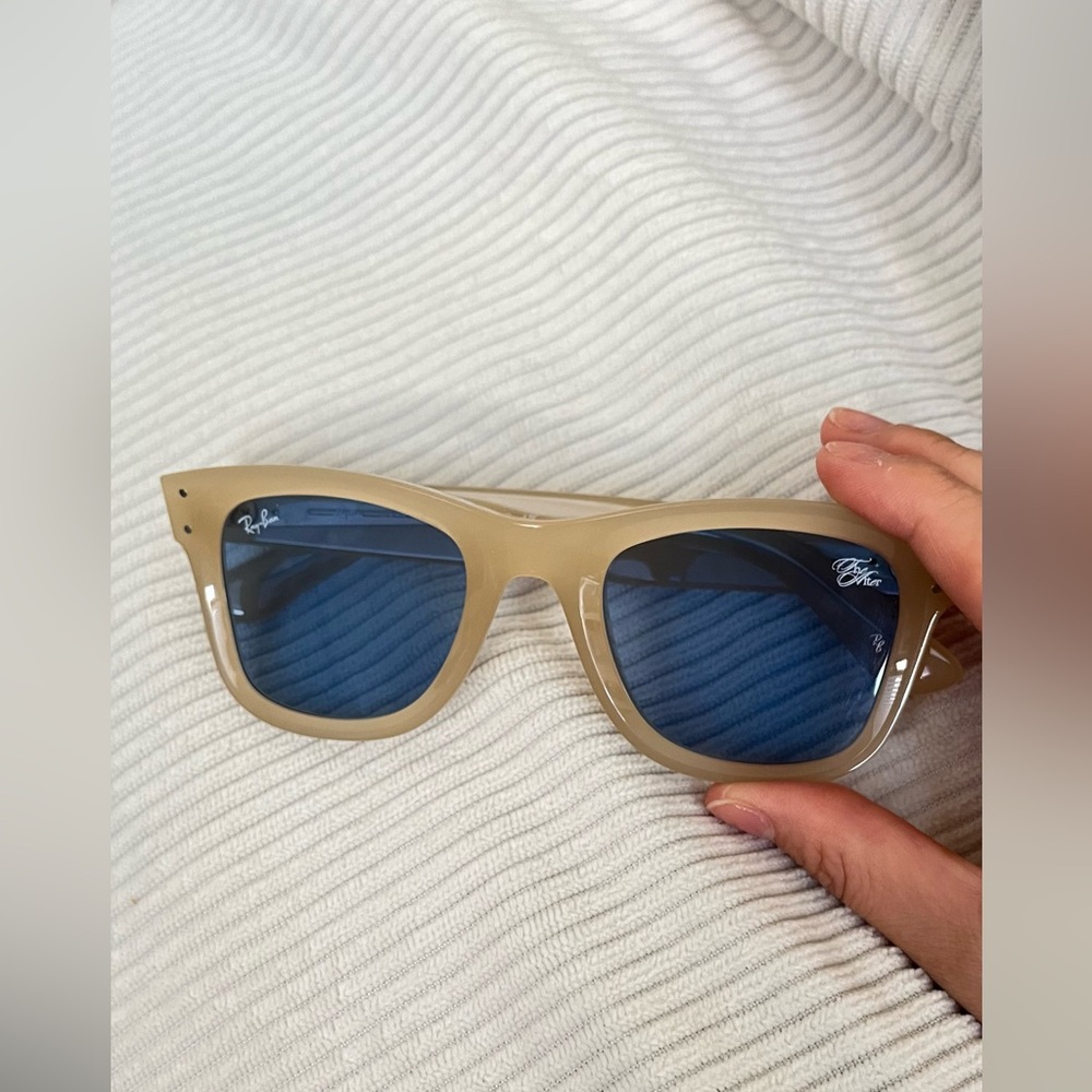 NEW Ray-Ban Wayfarer Reverse Sunglass Unisex collaboration version